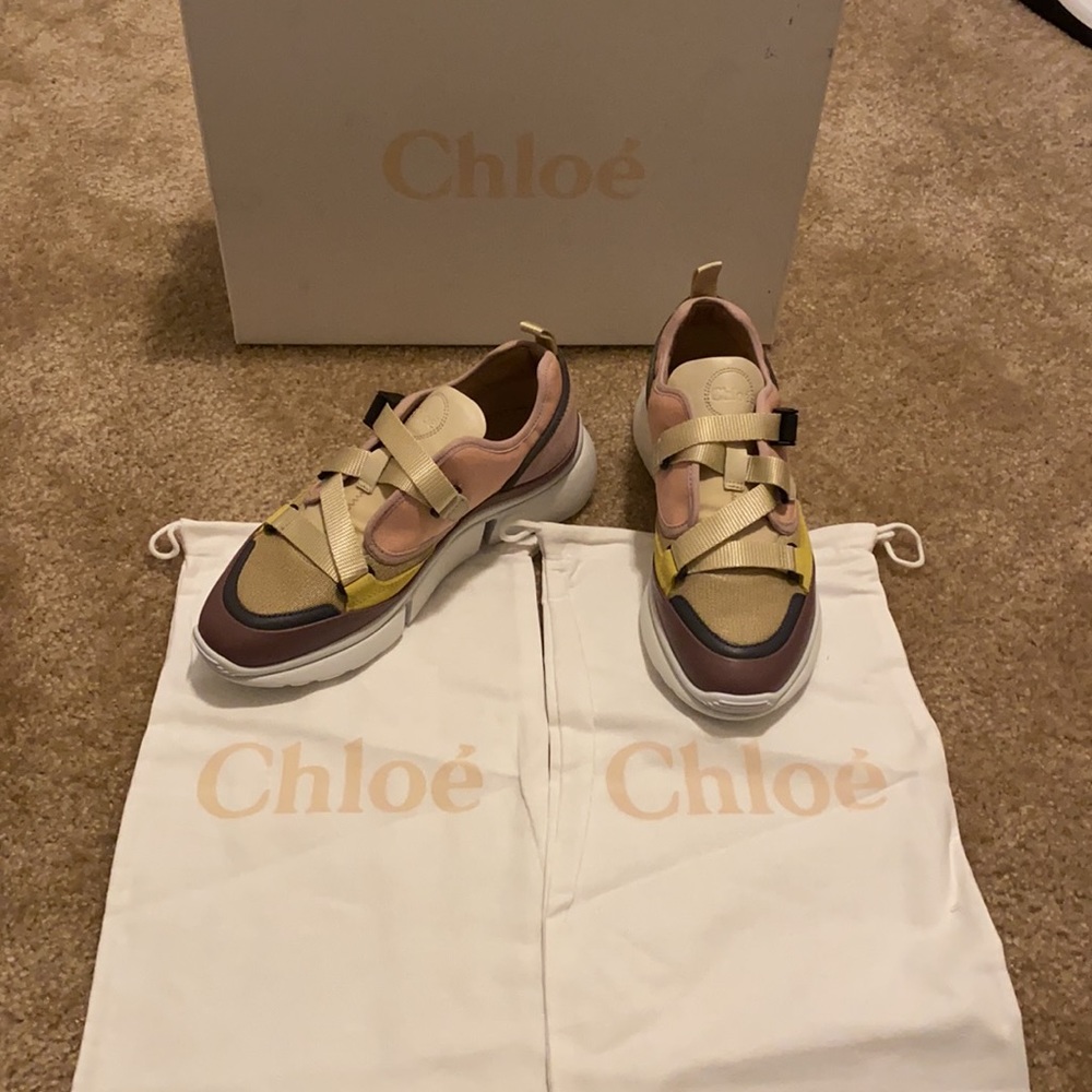 Authentic CHLOE sneakers size 38  w/ dust bag
Wore 1x